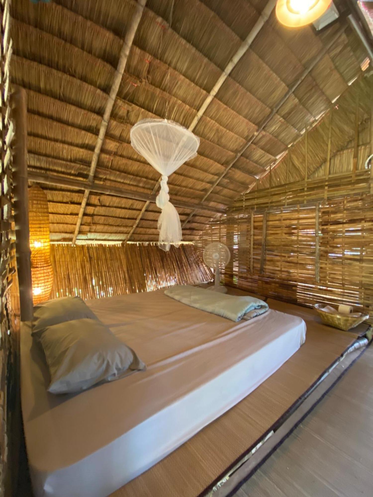 Royal Mountain Hut Hotel Ratchaburi Exterior photo