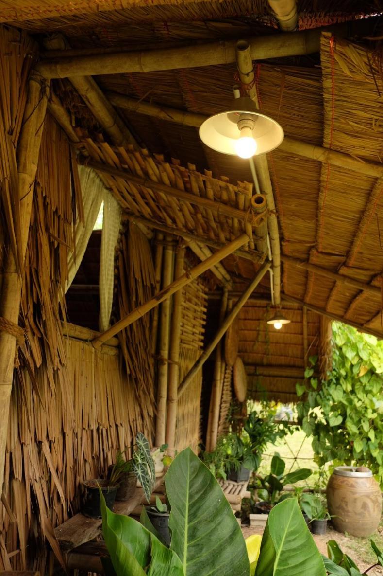 Royal Mountain Hut Hotel Ratchaburi Room photo